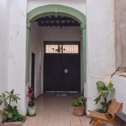 Pasillo al aire libre